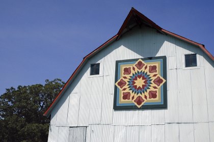 Black Hawk County Barn Quilts | Bruce and Janice Jefferson | Star Flower | Dunkerton, Iowa 