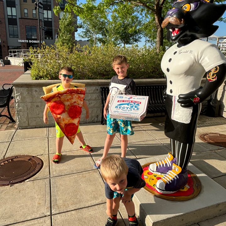 Family with Pizza Artist TC