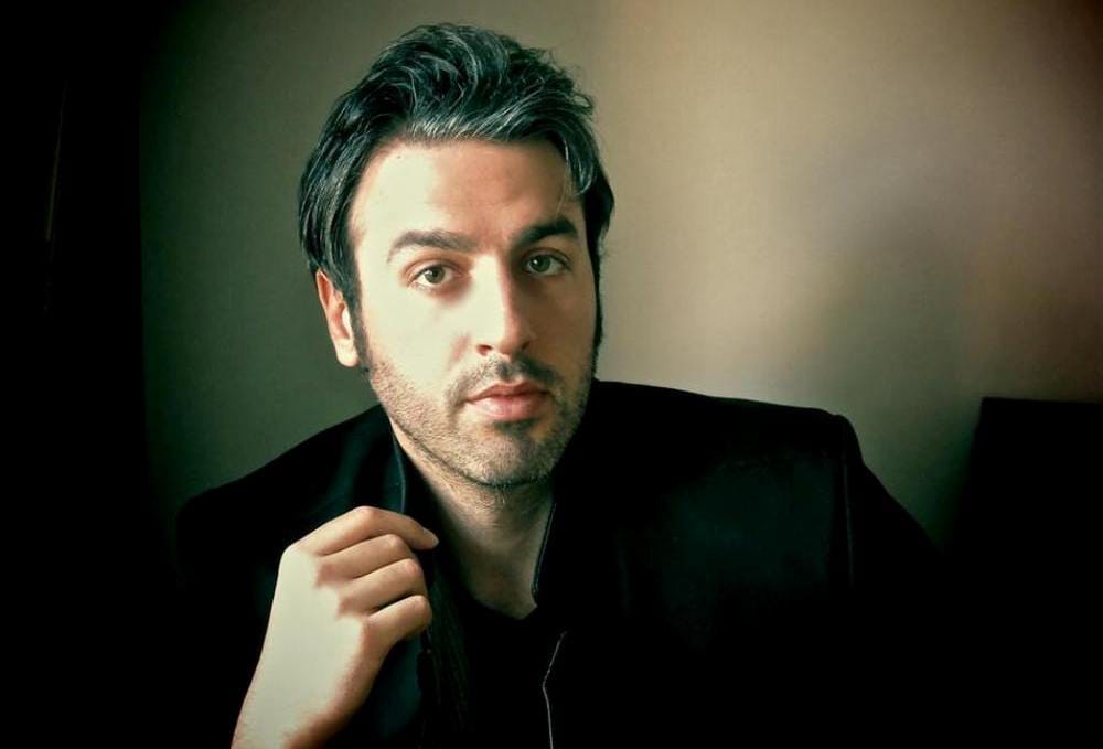 Ari Hest performs at Cedar Valley House Concerts May 18, 2017