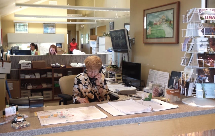 Cedar Falls Visitor Center | Volunteers | Cedar Falls, Iowa