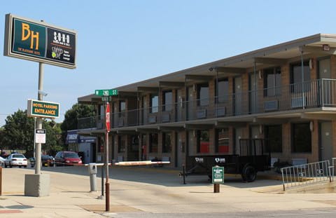 Hotels In Cedar Falls Iowa Cf Tourism Visitors Bureau Mobile Digs