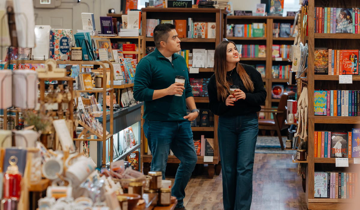 couple shopping at book store