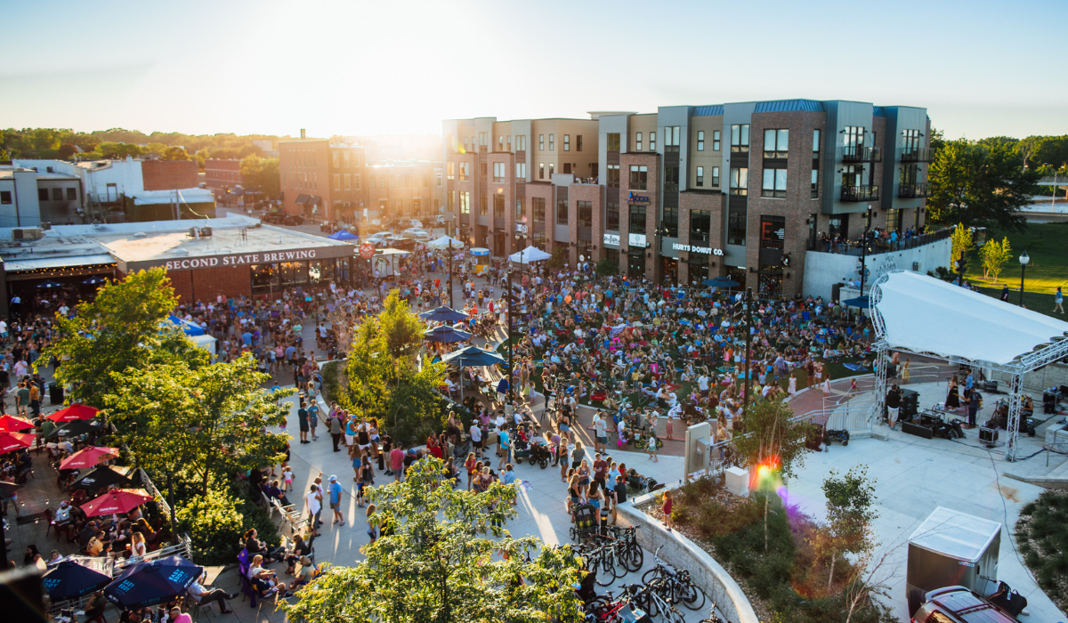 live outdoor music