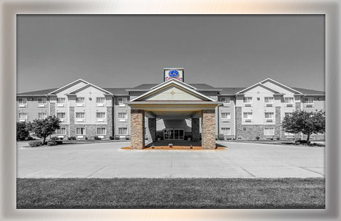 Comfort Suites: 81 rooms *Meeting Space Available