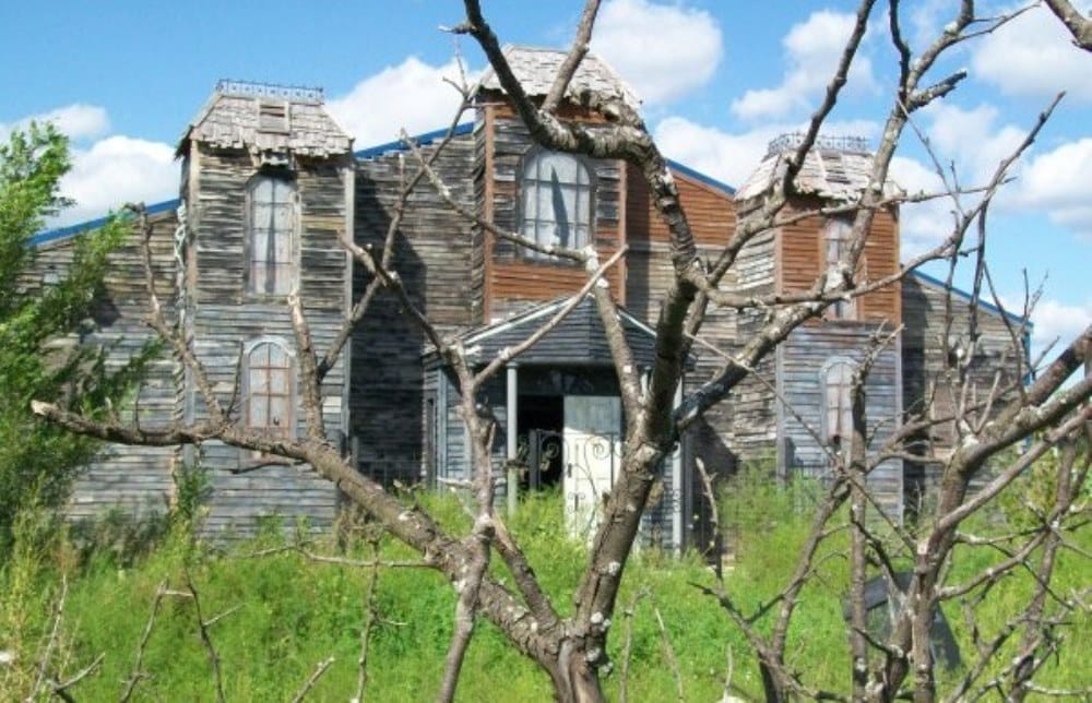 Harris Haven Funeral Home and Ravenhurst Manor