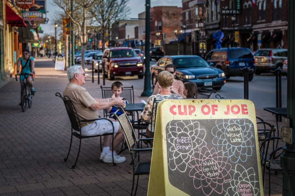 20+ Patio Dining Options in Cedar Falls, Iowa