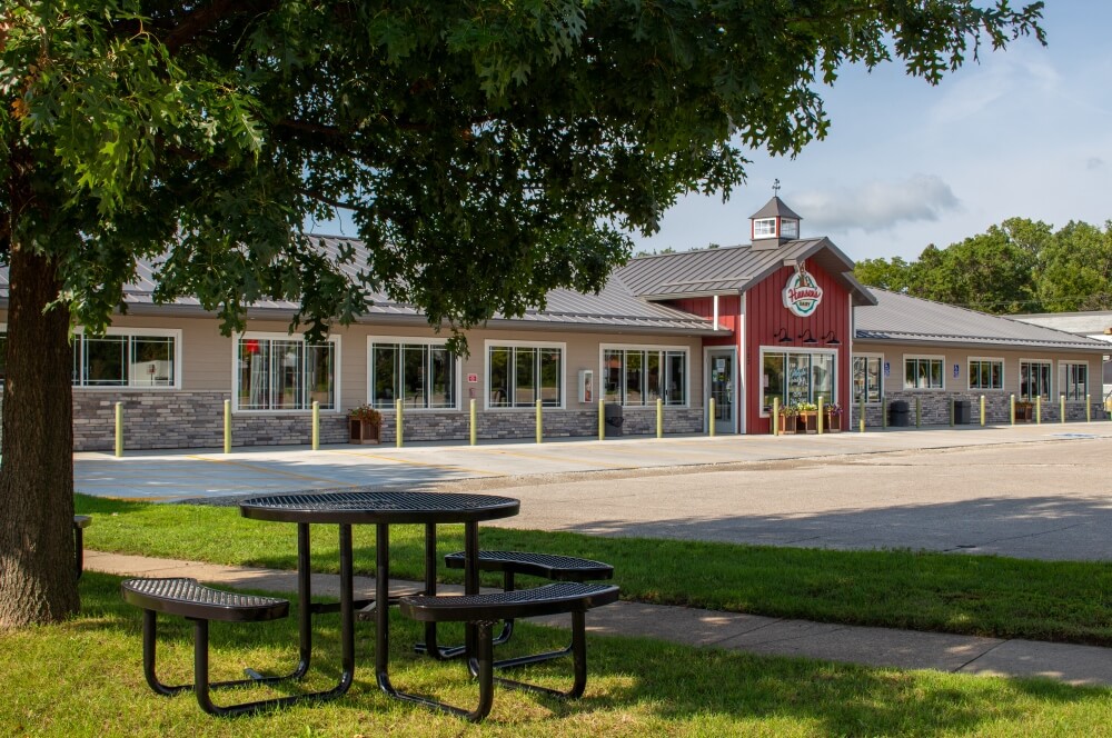 Hansen's Dairy - Cedar Falls Grocery Store