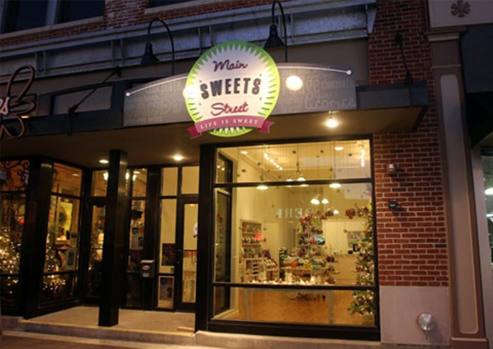 Main Street Sweets | downtown Cedar Falls, Iowa | 'Tis the Season for Candy and Treats! Blog Post