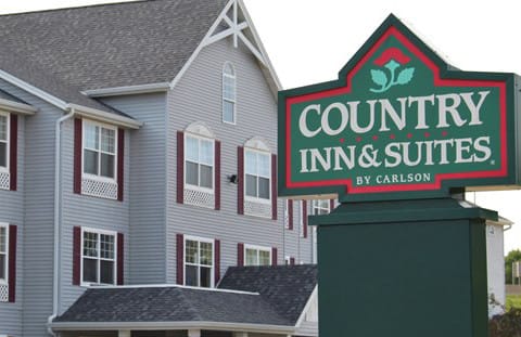 Country Inn & Suites
